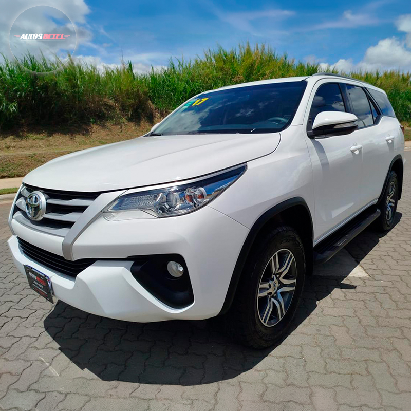 TOYOTA FORTUNER 2017