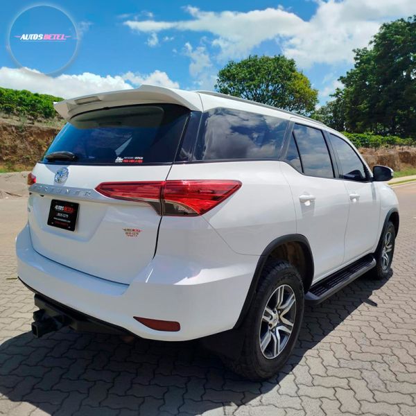 TOYOTA FORTUNER 2017
