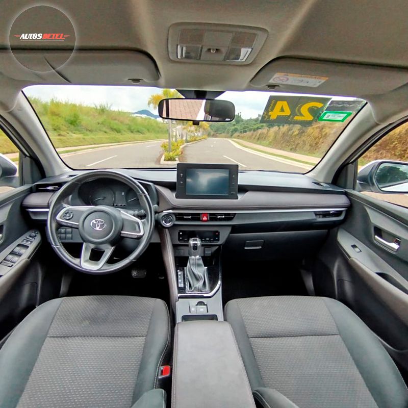 TOYOTA YARIS SEDAN 2024