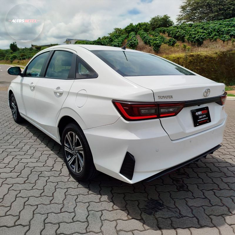 TOYOTA YARIS SEDAN 2024